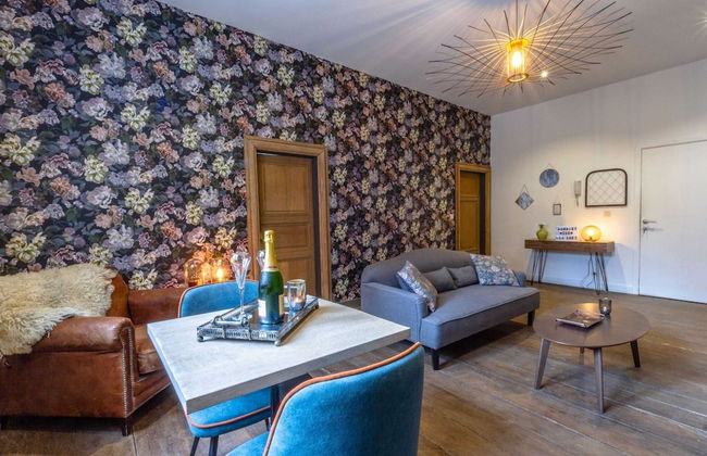 Splendid Castle in Perwez-haillot With Sun-loungers - Photo 7