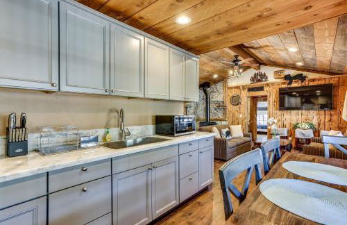 9 Mi to Bass Lake Cabin with Fire Pit in Wishon! - Foto 10