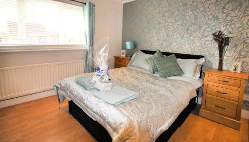 2 Bed House - Sleeps 4 - Parking - Pets - Garden - Foto 4