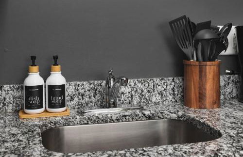 Chic East Nash Condo - Walk to Restaurants Bars and Music - Foto 19