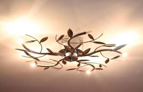 Air Maison - Family Home with Off-Road Parking - Photo 13