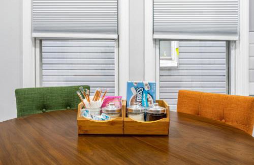 Modern Escape 3BR Apt with Parking - Foto 37