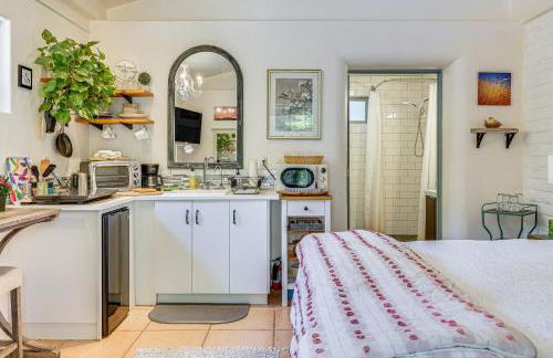 Casa Paloma Studio Artsy and Airy with Hot Tub Access - Foto 10