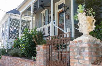 The Dollhouse - 3 Bed, 2 Bath, Walk to Downtown - Foto 3