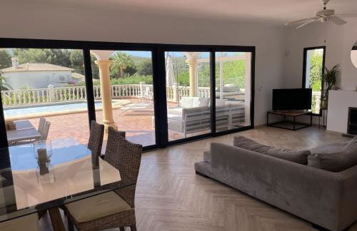 La Gavina - Spacious 5-Bedroom Villa with Private Pool in Javea - Foto 44