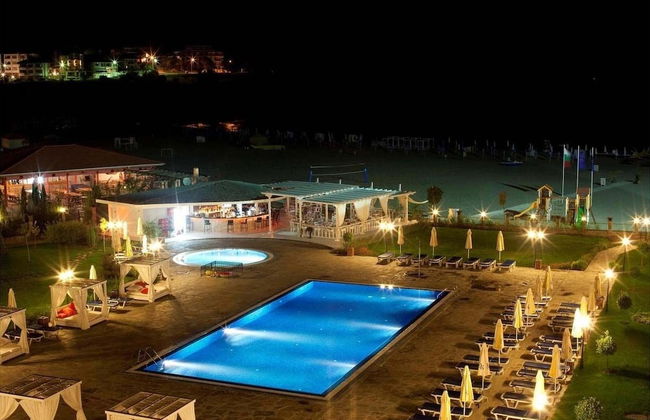 Parva linia adres Regina mare Tsarevo - Foto 17