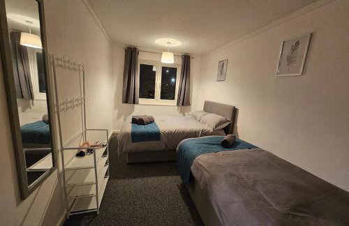 Airport,NEC,JLR,Bham. Entire house 5 beds. - Foto 37