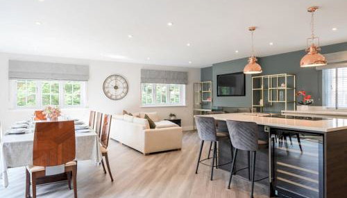 Large Comfortable & Private Home in Fetcham - Pass the Keys - Foto 3, stove