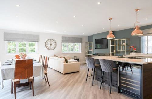 Large Comfortable & Private Home in Fetcham - Pass the Keys - Foto 3