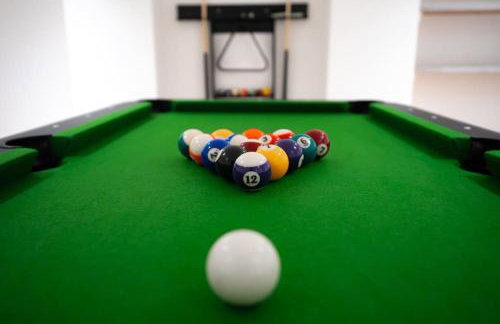 Luxury 6 Bed near city centre with Cinema Room & games room plus 5 bathrooms - Foto 43