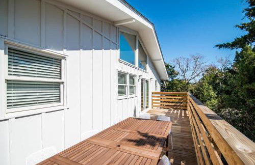 Cozy Beach House Steps from the Shore: 4 Bedroom - Foto 5