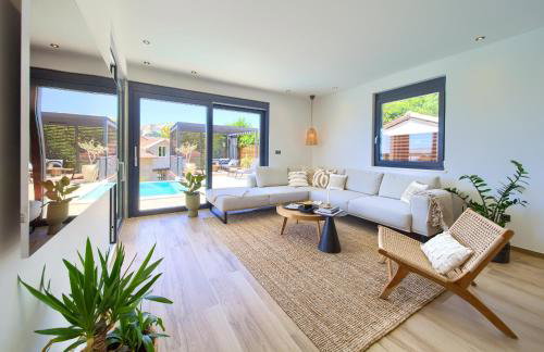 Villa Viverum with heated salt water pool - Photo 46