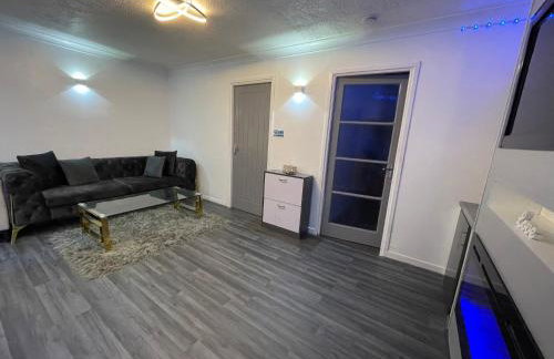 Newly refurbished modern 2 bedroom flat - Foto 5