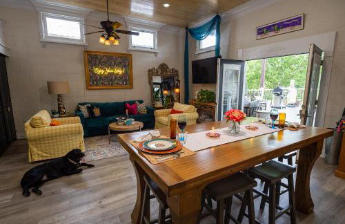 Chateau Royale, Pet Friendly, On Bayou, Downtown! - Foto 4