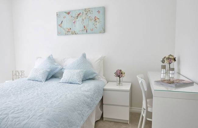 Campbell Park by ShortstayMK - Photo 7