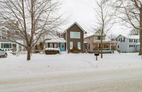 17 Mi to Ski Slopes! Retreat Near Lake Michigan - Photo 3