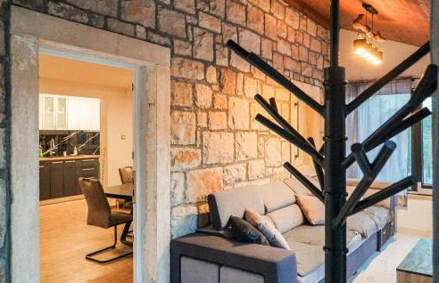 Cozy Home In Postira With Wifi - Photo 4