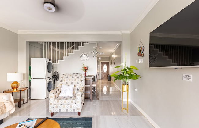 Charming Sea View Town House Chef Driver Optional - Photo 9