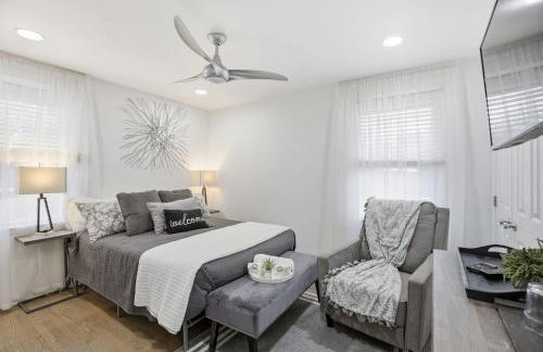 Stylish Hot Tub Retreat with Ping Pong home - Foto 49