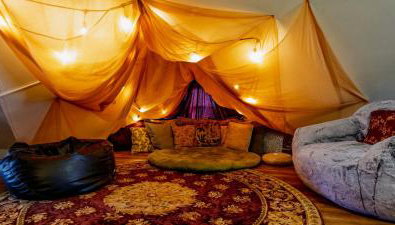 Centrally Located With Lake Views - Foto 2