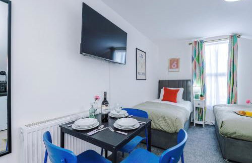 Jephsons Lodge Studio 9 - WiFi, 5 Mins Walk to Town Centre, Free Parking, Netflix, Prime & Disney - Foto 12
