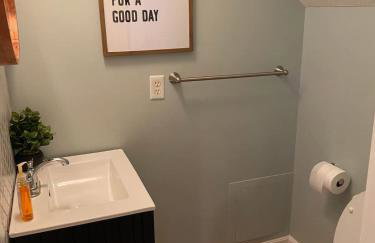 3BR Downtown with Private Garage-Walk to Mass Ave-Family Friendly - Foto 10