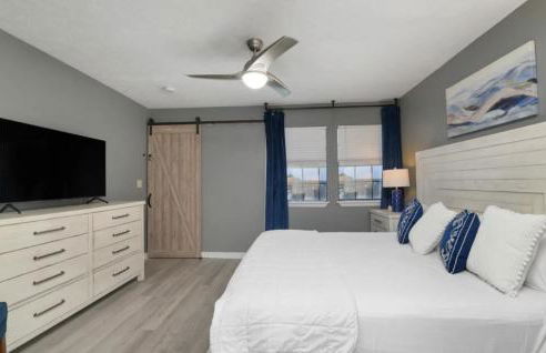 Susie Q's Beach Retreat by Sand Seeker Vacations - Photo 10