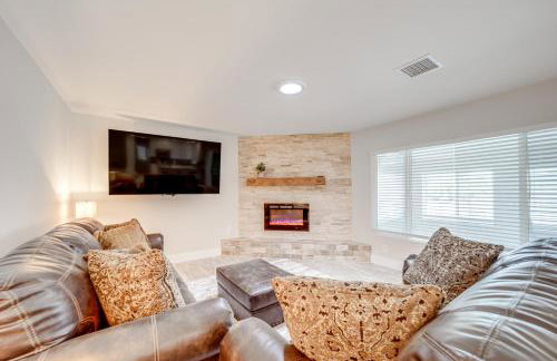 Near Hiking Lake Montezuma Home with Yard! - Foto 1