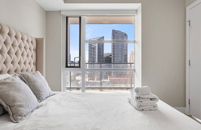 DT Upscale Corner Unit Tower Views Free Parking - Photo 20