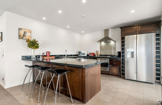 LAKEFRONT PENTHOUSE APARTMENT WITH 270-DEGREE VIEW - Foto 10