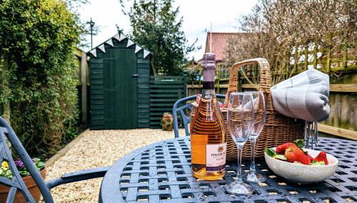 Strawberry Cottage Snettisham close RSPB and Wild Ken Hill - Crabpot Cottages Sheringham - Foto 2, Garden