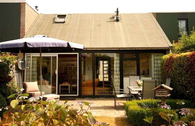 Nice Holiday Home for 5 People, Within Walking Distance of the Beach - Photo 1