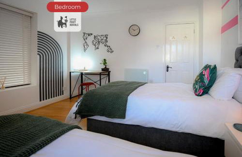 Quiet Premium Stansted Apartment in Central Location with WiFi and Desk - Foto 8