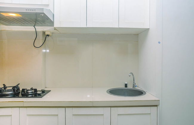 Minimalist And Comfy Studio At Grand Dhika City Apartment - Foto 7