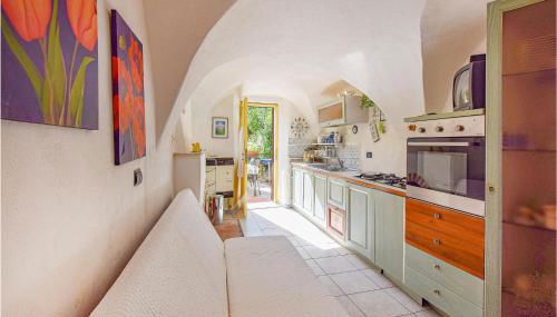 Awesome Home In Ziona With Wifi - Photo 2