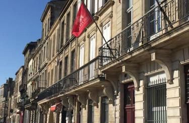 Jennys-Getaways Sunny Apartment Close Cité du Vin - Foto 30