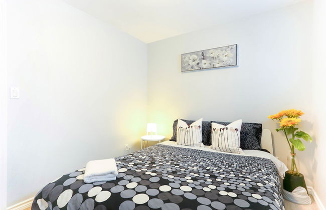 Family Home-Metrotown by Elevate Rooms - Photo 4