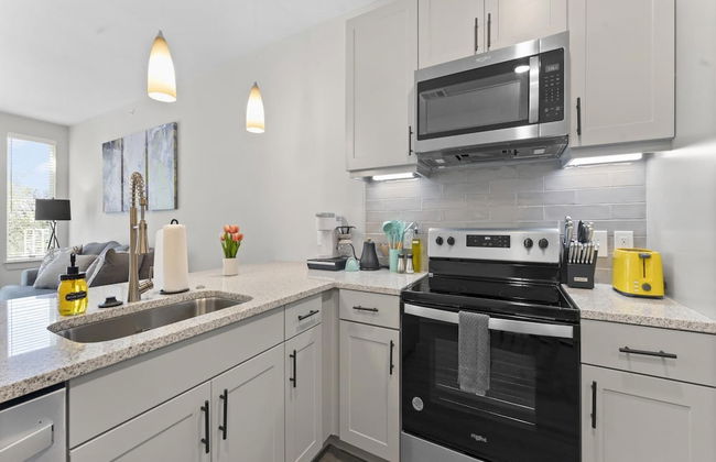 Chic King Bed 1BR Suite 5 Min to DT - Foto 7