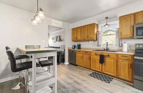 Great Location! Cozy Home with Huge Backyard - Foto 14