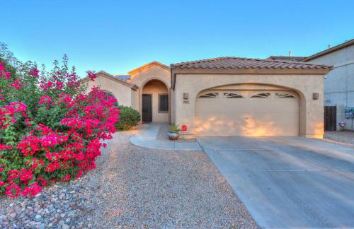 Pet friendly 3br 2ba Private optional heated Pool BBQ grill Golf Clubs close to park - Foto 31