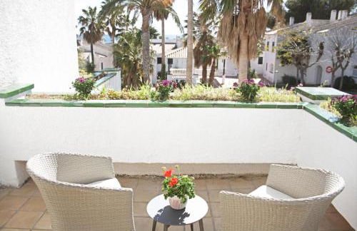 Beautiful seafront house - Photo 10