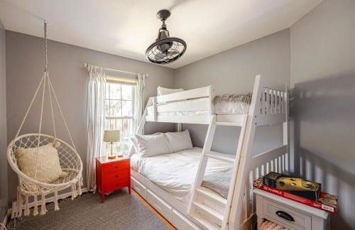 Waterfront Home Just Minutes To Beach - Photo 10