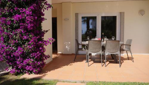 Spacious Apartment near Porto de Mos Beach, Lagos. - Foto 5, Garden