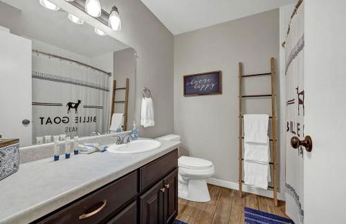 The Billie Goat Haus - Hot Tub -steps to Main St! - Foto 40