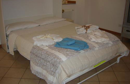 CASA DEL SOLE APPARTAMENTO N° 2 WHITE AND GOLD ROOM - Foto 19