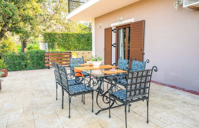 Maggie Alonia - Photo 20