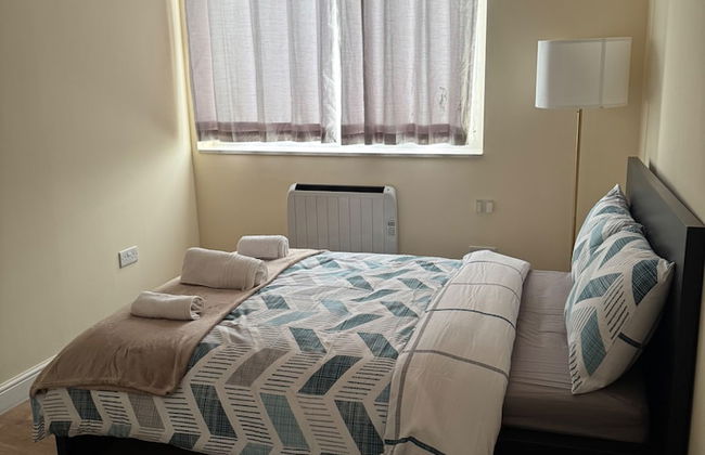 2 Bed Flat - Sleeps 4 - Parking - Wifi - Foto 3