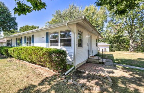 Fenced & Pet-Friendly! Modern 2BR Retreat! CLE-BW - Foto 33