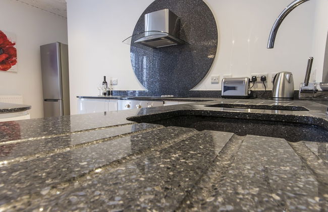 1 Bed- Captain's Quarters by Pureserviced - Foto 7