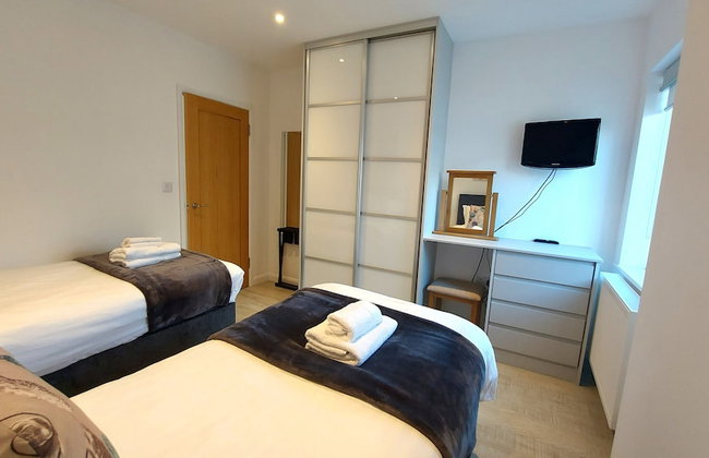 Meadow View Apartments are 2 and 3 bedroomed with private parking - Foto 51